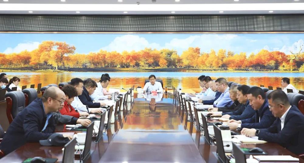 肖勇主持召开师市2023年第2次行政常务会议
