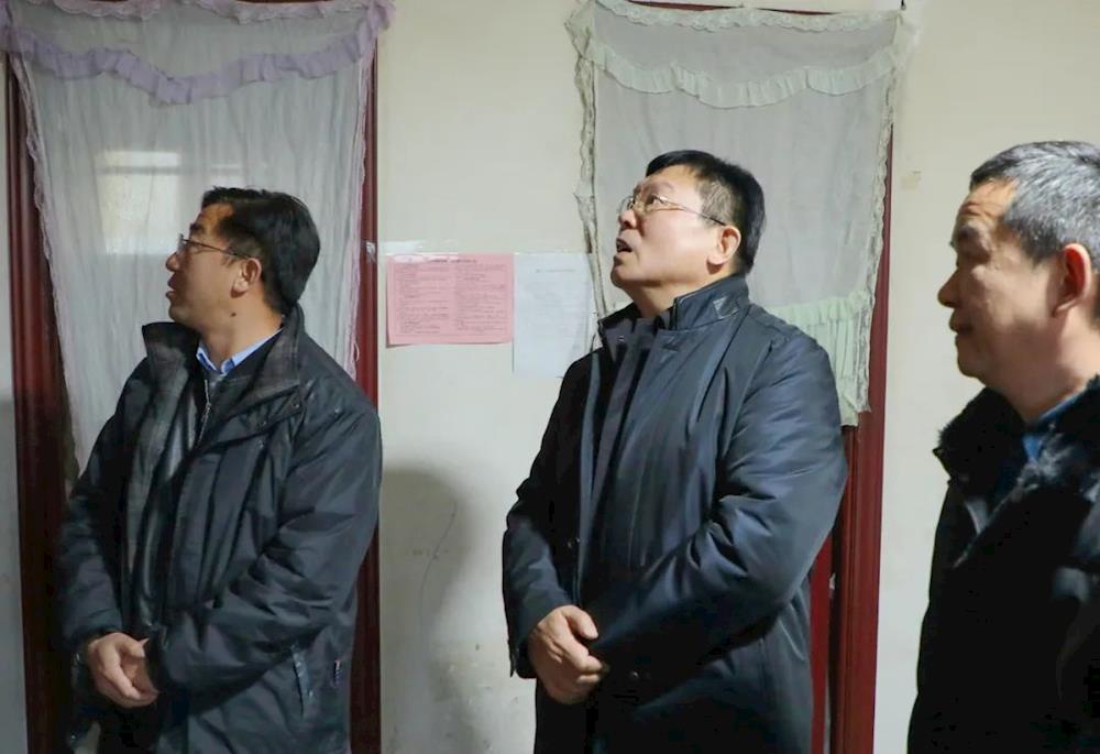 丁翊强在十四团调研指导抗震救灾工作