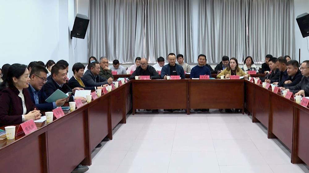 第十四师昆玉市来一团观摩国家卫生乡镇复审工作