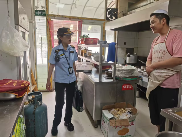 师市组织开展诚信经营主题宣传