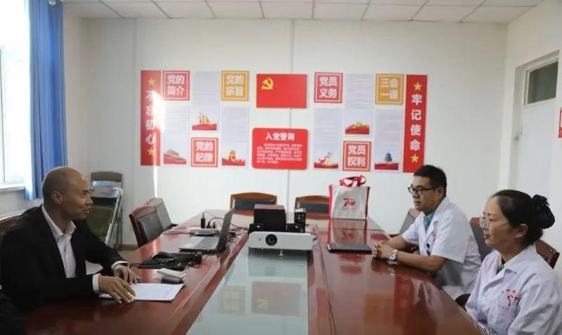 十四团党委走访慰问行业先进工作者