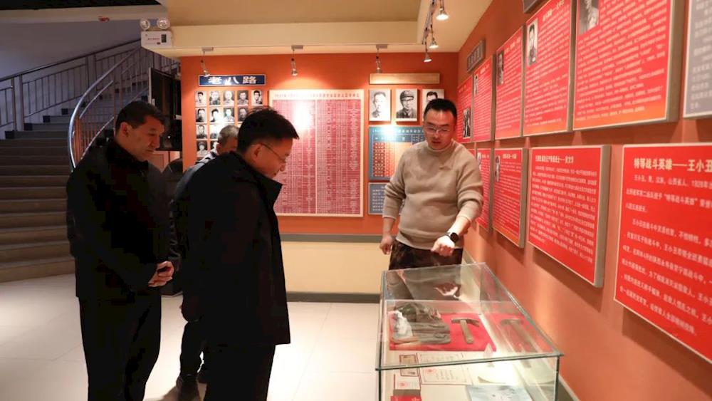 参观红色展馆 汲取奋进力量