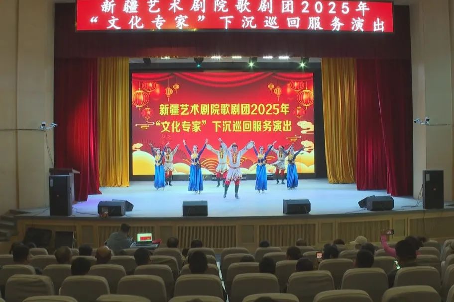 文化专家”下沉巡回服务演出 谱写兵地文化共建新篇章